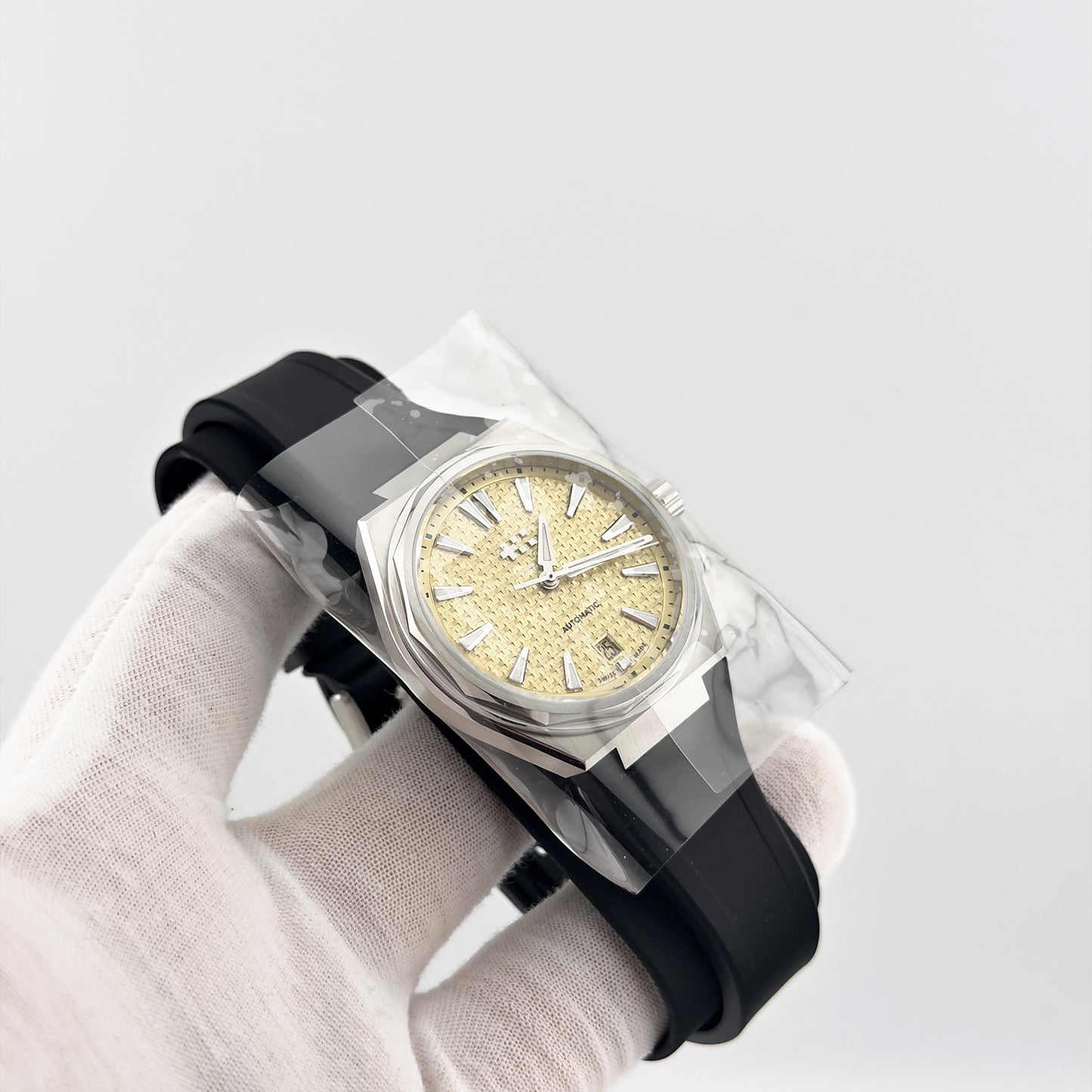 Christopher Ward The Twelve 38 — Midnight Sun