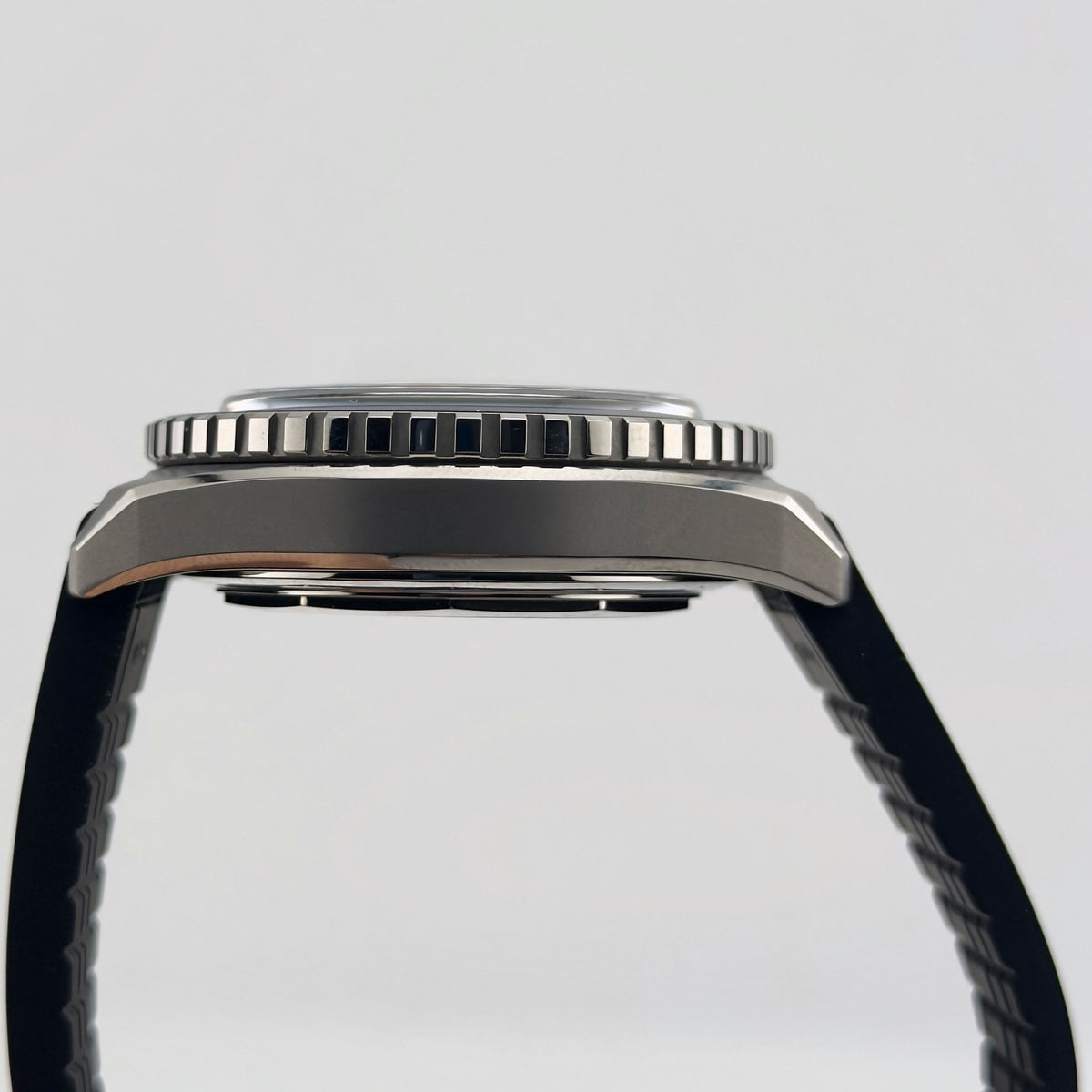Trematic T-Five Beigua Maris Shadow, left side - CalderoneWatchCo