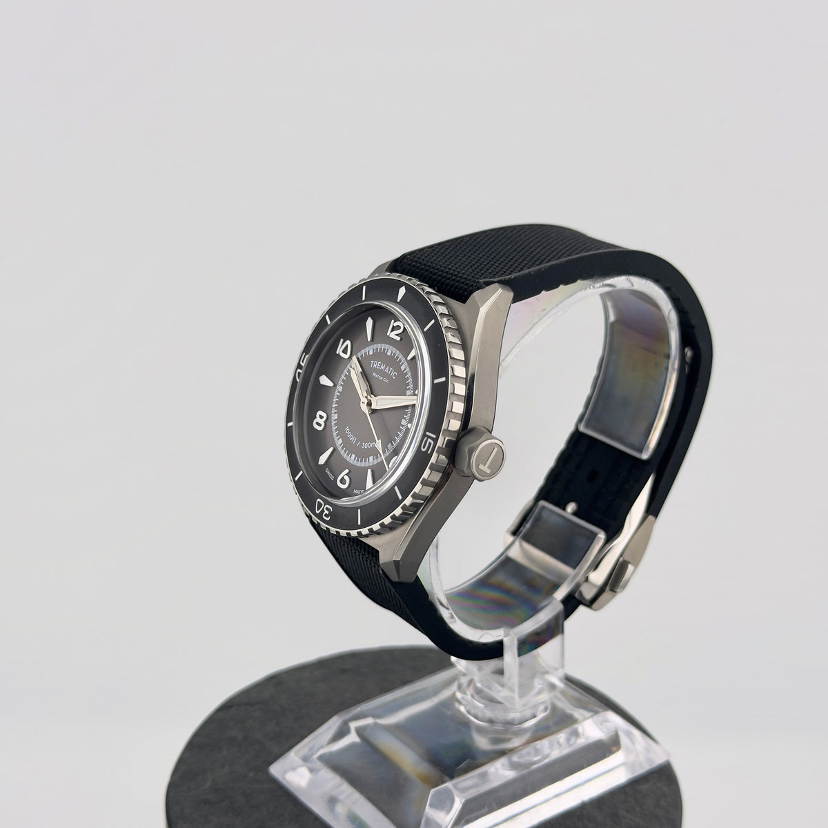 Trematic T-Five Beigua Maris Shadow, three-quarter view - CalderoneWatchCo