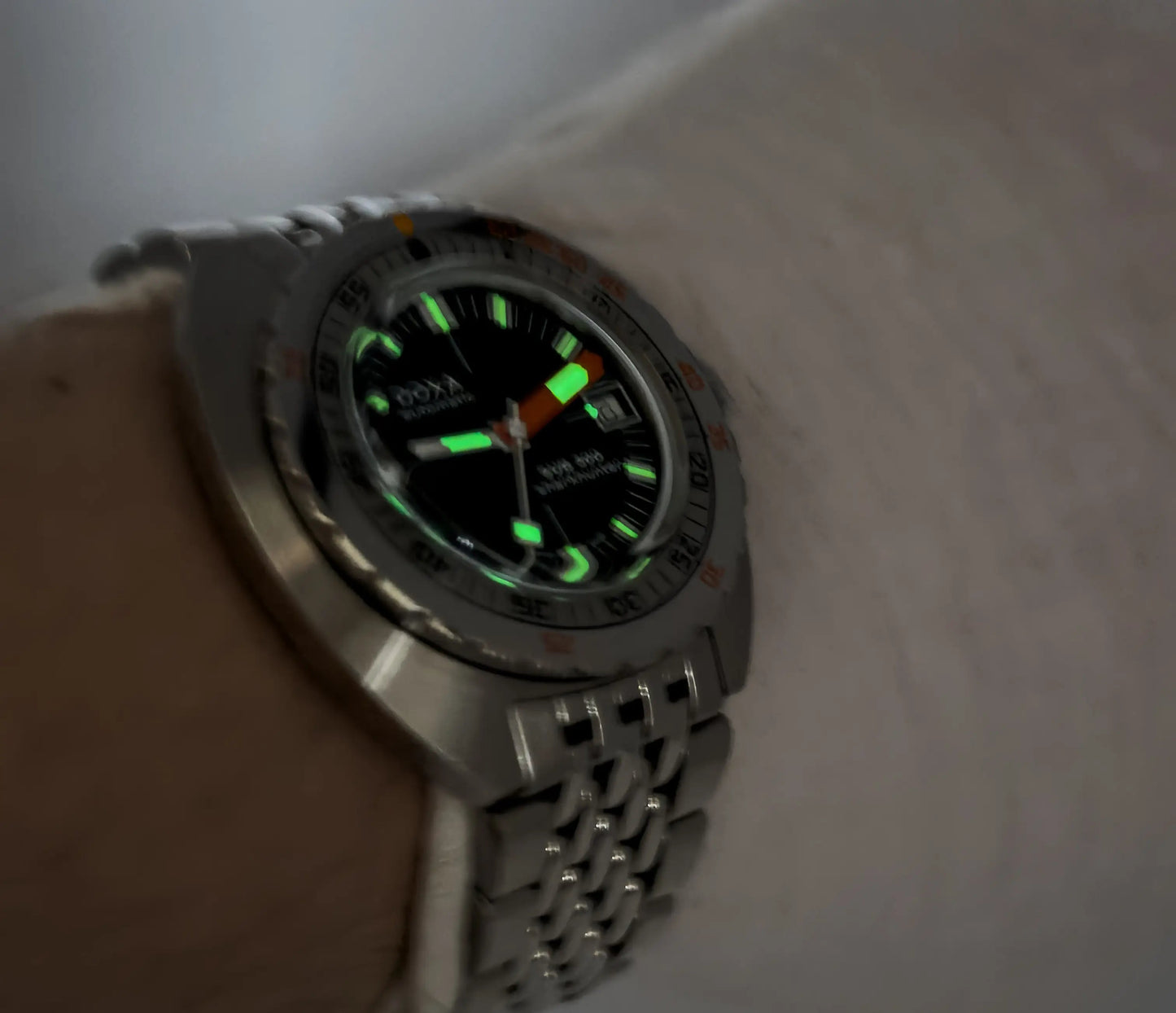 DOXA SUB 300 Sharkhunter 821.10.101.10 COSC Automatic Diver Full Set - CalderoneWatchCo